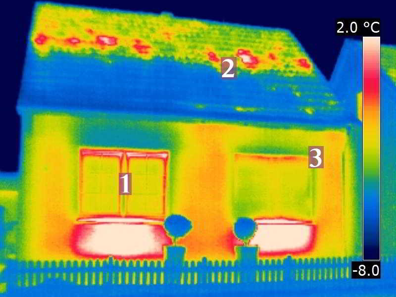 Markierung 2: Luftundichtheiten im Bereich der Kehlbalken bzw. Zangen Markierung 2: Luftundichtheiten im Bereich der Kehlbalken bzw. Zangen