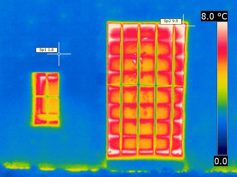 Glasbausteine mit vorgesetzem Gitter Glasbausteine mit vorgesetzem Gitter