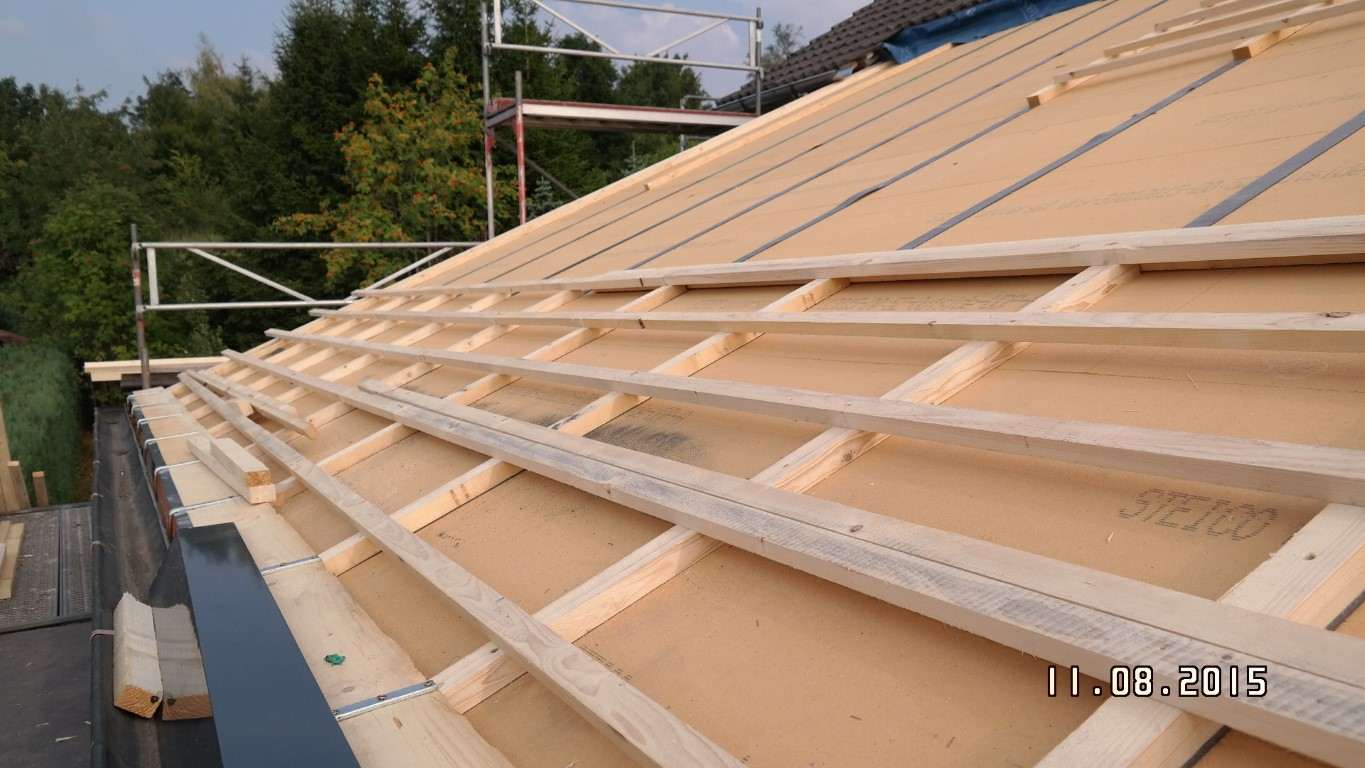 Mit Holzfaser-Dämmplatten vorgedeckte Dachkonstruktionen
