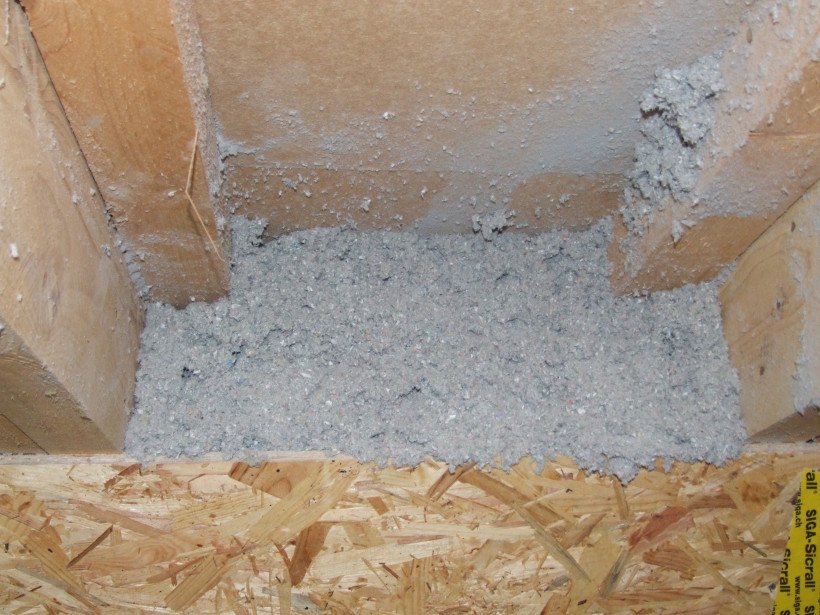 Einblasdämmung aus Zellulosefasern, Unterdach Holzfaserdämmplatte, raumseitig OSB-Platte