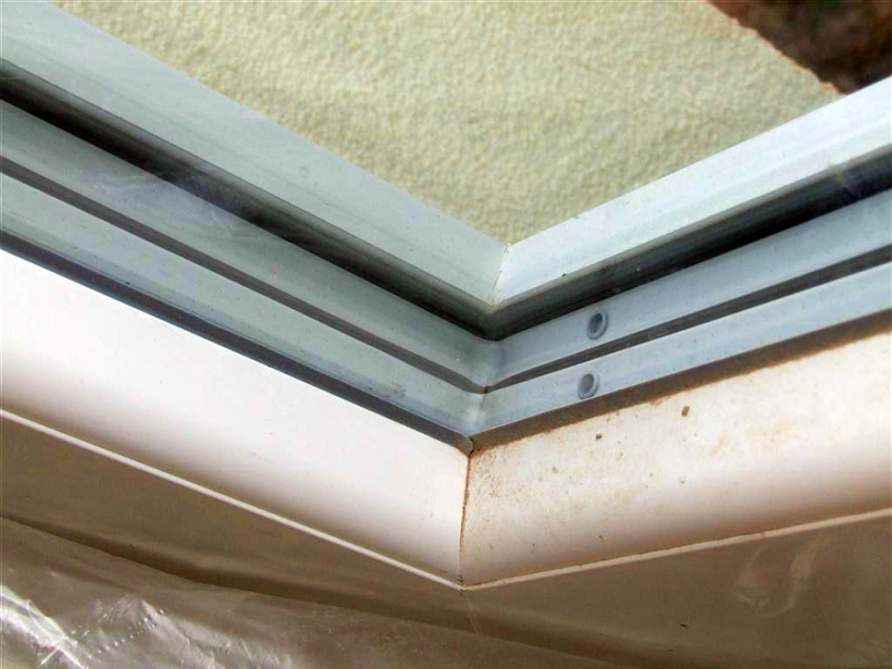 Dreifachverglasung (Bauphase) mit warmer Kante in Räumen mit hohen Behaglichkeitsanforderungen