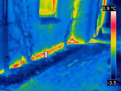Schimmelbefall wegen schlecht gedämmter unterer Geschossdecke Schimmelbefall wegen schlecht gedämmter unterer Geschossdecke